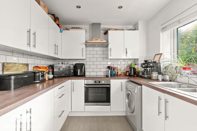 19, Marigold Place, Harlow photo 3