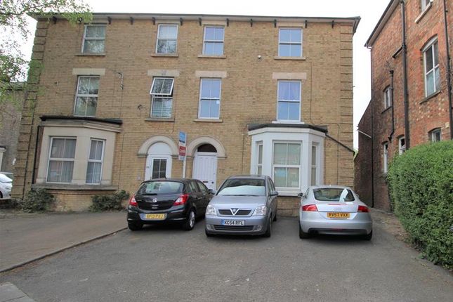Flat to rent in Kimbolton Road, Bedford MK40