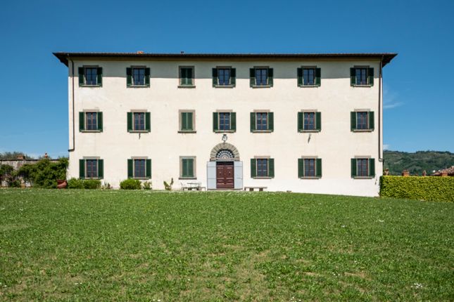 Thumbnail Villa for sale in Pescia, Pistoia, Tuscany, Italy