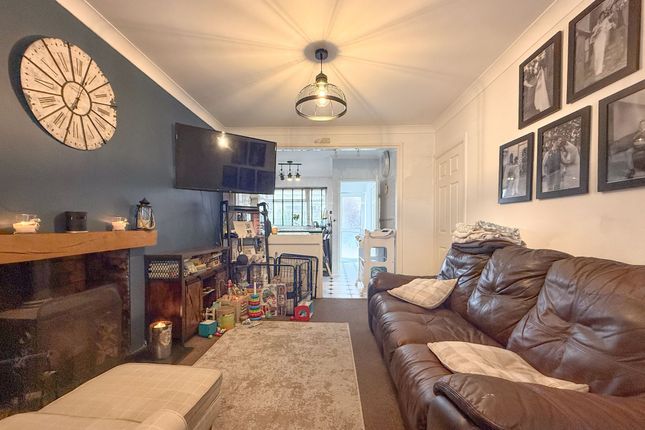 7 Coronation Street, Newport photo 3