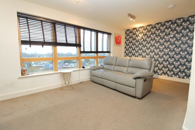 Flat to rent in Sherman Road, Bromley