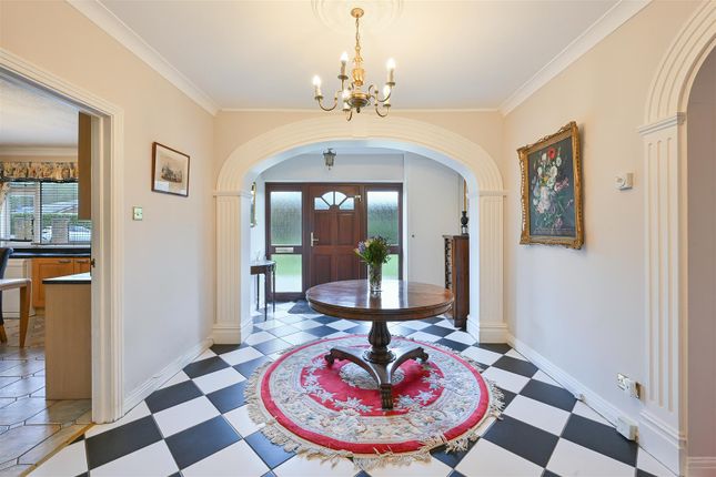 3, Glen Close, Tadworth photo 2