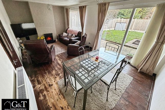 91 Grosvenor Way, Brierley Hill photo 4