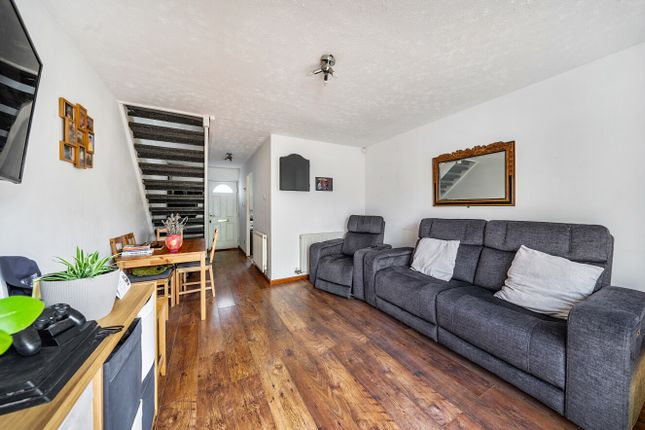 5, Vanbrugh Drive, Dunstable photo 3