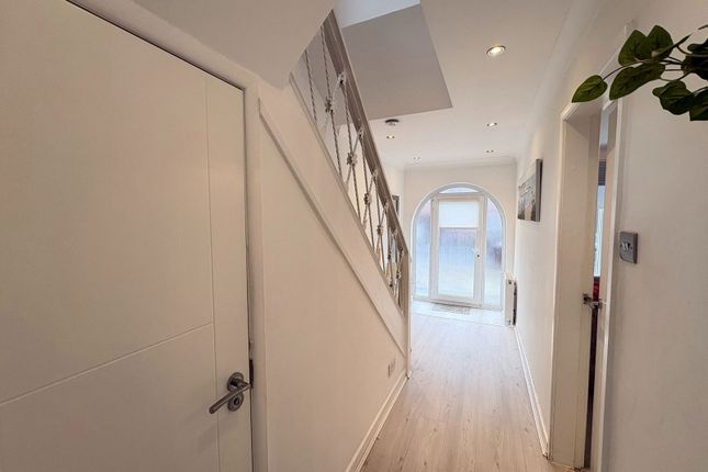 32, Alexander Drive, Liverpool photo 5
