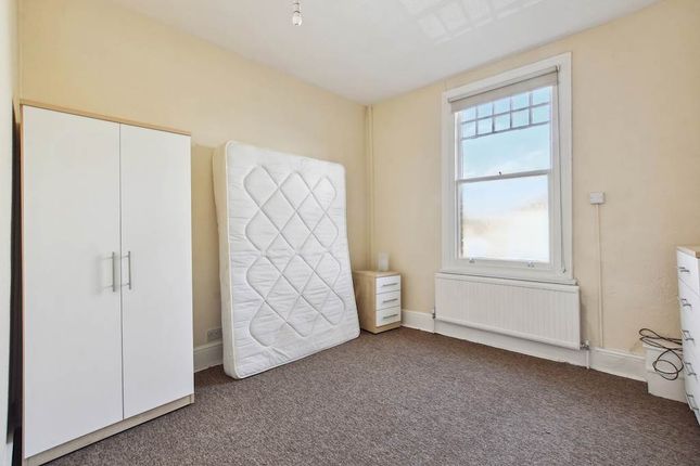 End terrace house for sale in Tetherdown, Muswell Hill