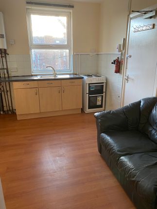 Thumbnail Flat to rent in Elvey Street, Wakefield