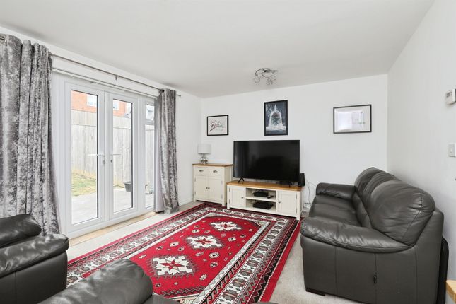 28, Winder Avenue, Sheffield photo 2