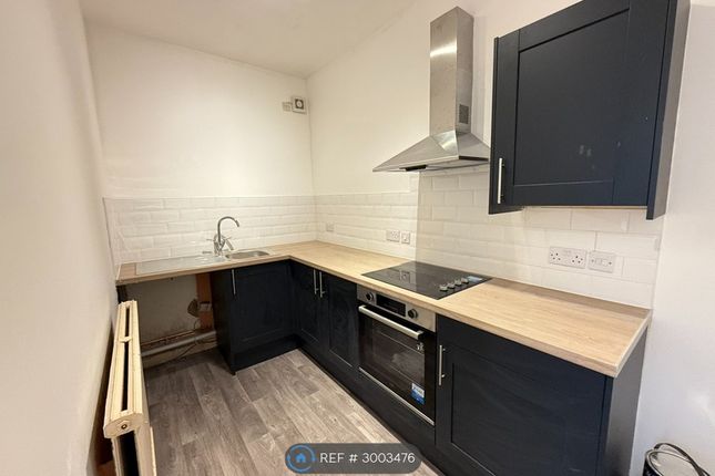 Flat, High Street, Barry photo 4