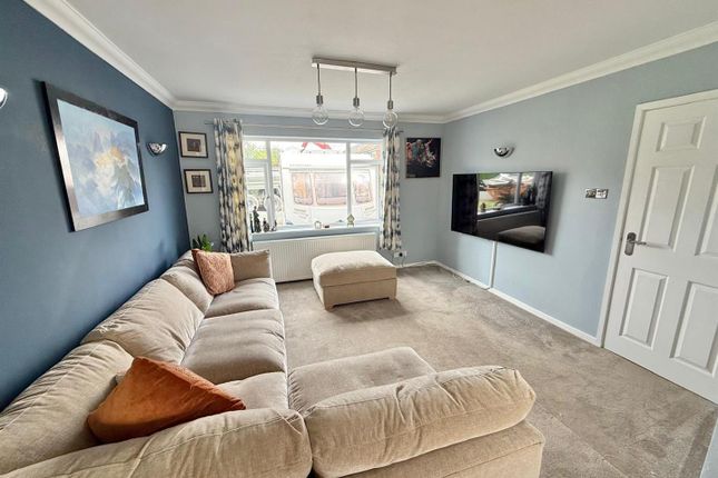 5, Keswick Avenue, Macclesfield photo 3