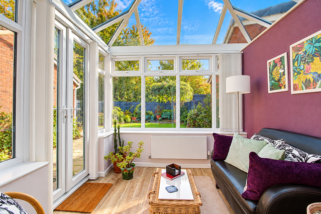 Sunbury Avenue, Lichfield photo 4