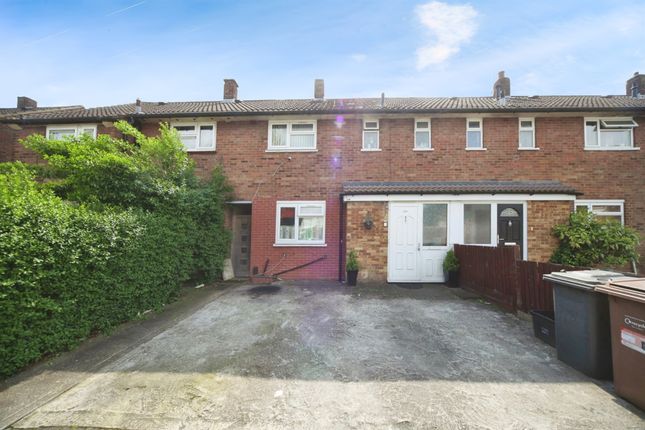 Terraced house for sale in Wigmore Lane, Luton