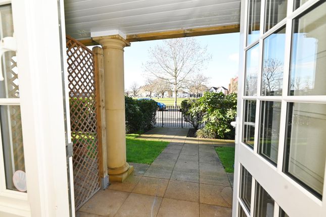 5 Gifford Lodge 25, Popes Avenue, Twickenham photo 3