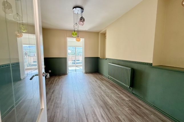 40, Mary Street, Twynyrodyn, Merthyr Tydfil photo 4
