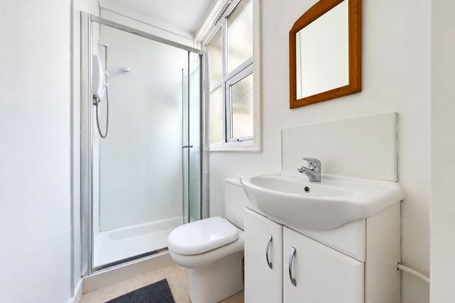 Flat 2, 40, St Georges Road, East Sussex photo 4