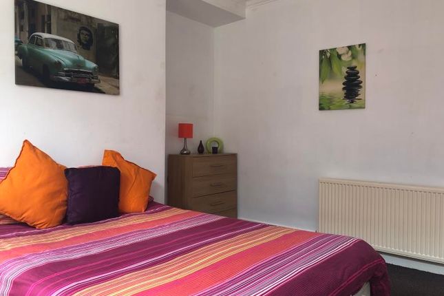 Shared accommodation to rent in Thornville Crescent, Hyde Park, Leeds