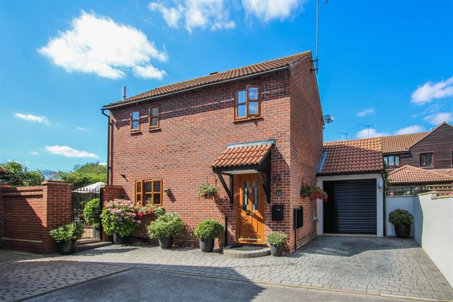 Thumbnail Detached house for sale in Blenheim Road, Pilgrims Hatch, Brentwood