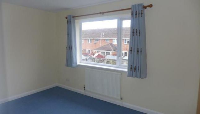 Terraced house to rent in Ditchingham Close, Aylesbury
