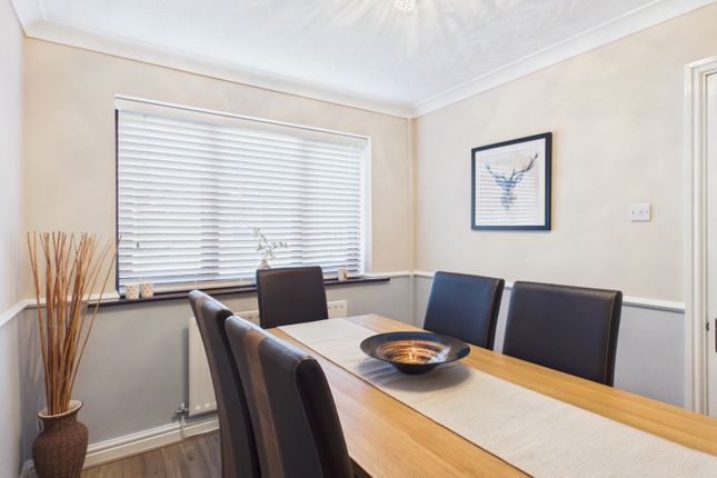 26, SHERINGHAM DRIVE, HYDE photo 3