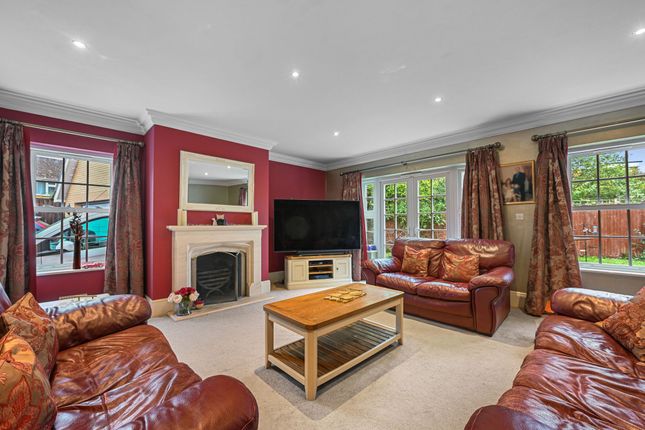 7 Bristowe Avenue, Chelmsford photo 2