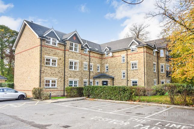 Thumbnail Flat for sale in Eastman Way, Epsom