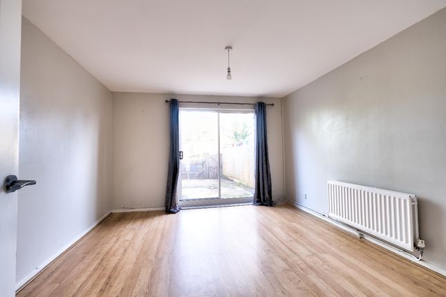 7a, Heather Close, Carterton photo 4
