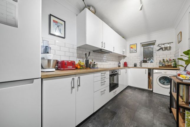 Thumbnail Flat for sale in Wavel Place, Sydenham, London