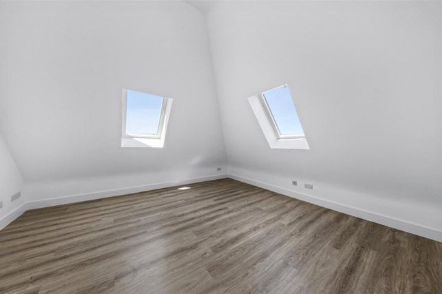 Rosemary Court, Kingsbury photo 5
