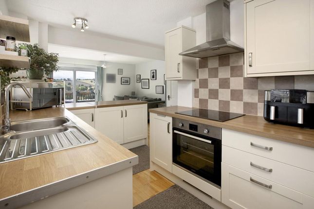 24 Upper Longlands, Dawlish photo 2