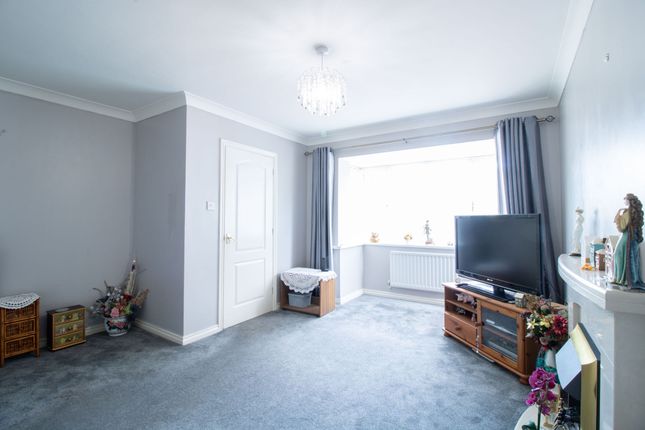 3 Maple Gardens, Newport photo 2