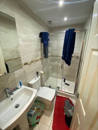 Flat to rent in Mabgate, Leeds