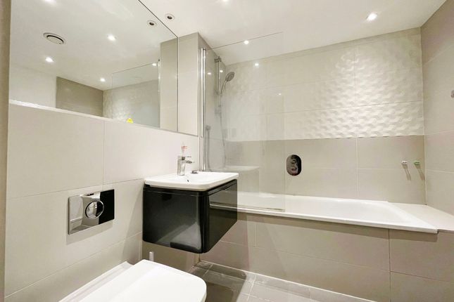 Flat 61, Premier House, Edgware photo 3