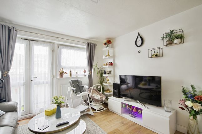 34, Parr Road, London photo 2