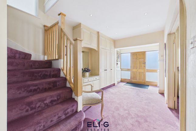 90 Princes Park Avenue, LONDON photo 2