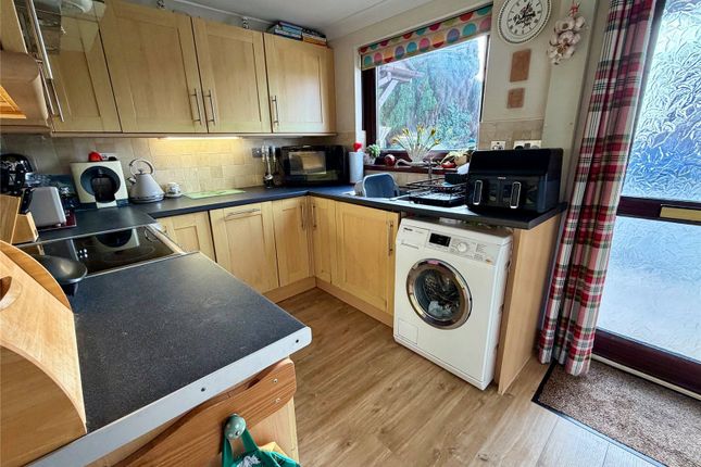 3, Derwent Avenue, Milford Haven photo 3