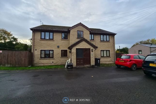 2-bed flat on Ashmore St Tyldesley, Manchester, £825/mo