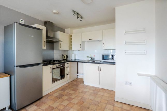 24, Daimler Drive, Bedfordshire photo 3