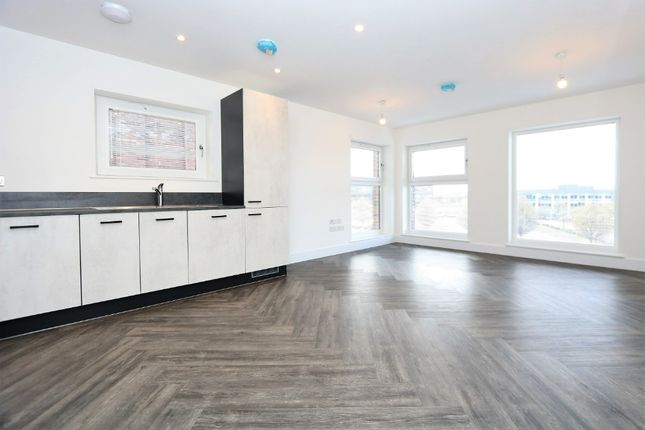 Flat 3/1, 2, Festival Court, Glasgow photo 4