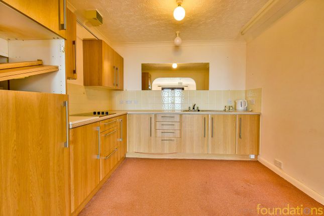 Marina Court, Marina, Bexhill-on-Sea photo 4