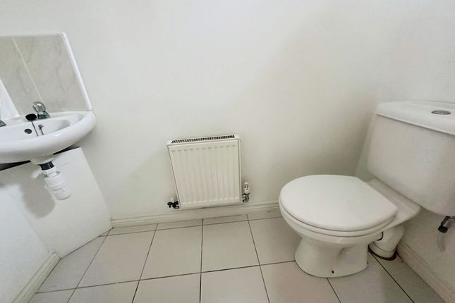 6, Harrogate Court, Ashington photo 3