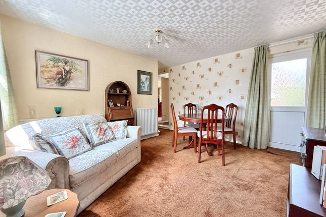 5, Meadow Croft, Birmingham photo 3