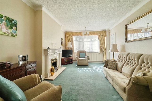 4, Belmont Drive, Bury photo 2