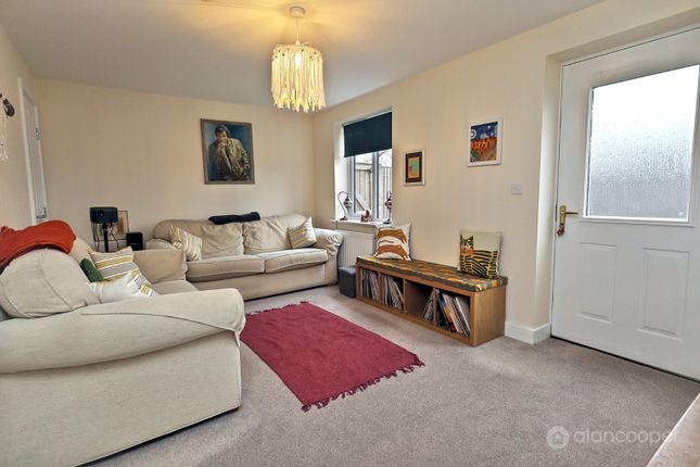 54 Russett Avenue, Nuneaton, Warwickshire photo 2