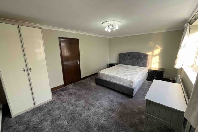 Thumbnail Room to rent in Carterhatch Road, Enfield