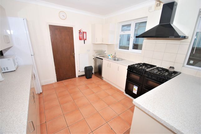 Terraced house to rent in Willes Road, Leamington Spa