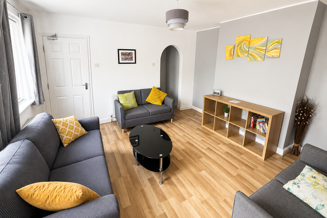 Room 3, 2 Swan Street, Doncaster photo 4