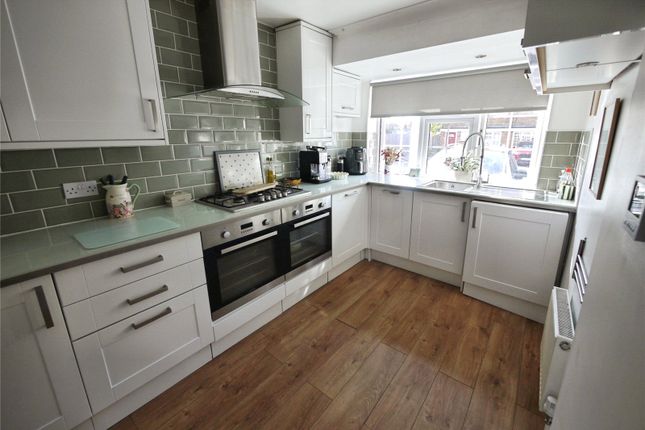 8, Wingway, Essex photo 2