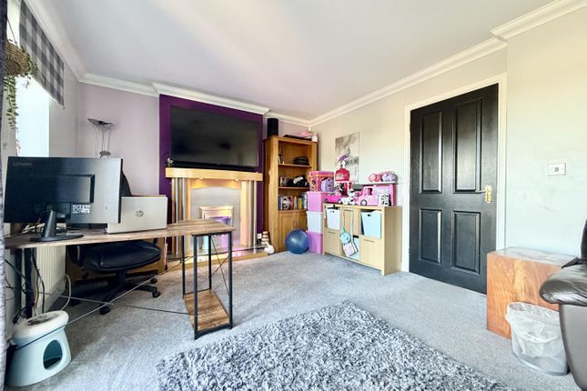 48, Apple Tree Lane, Leeds photo 4
