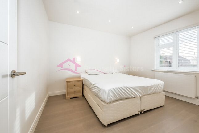 Maisonette to rent in Hale Grove Gardens, Mill Hill