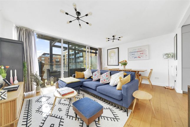Flat for sale in Limehouse Basin, Branch Road